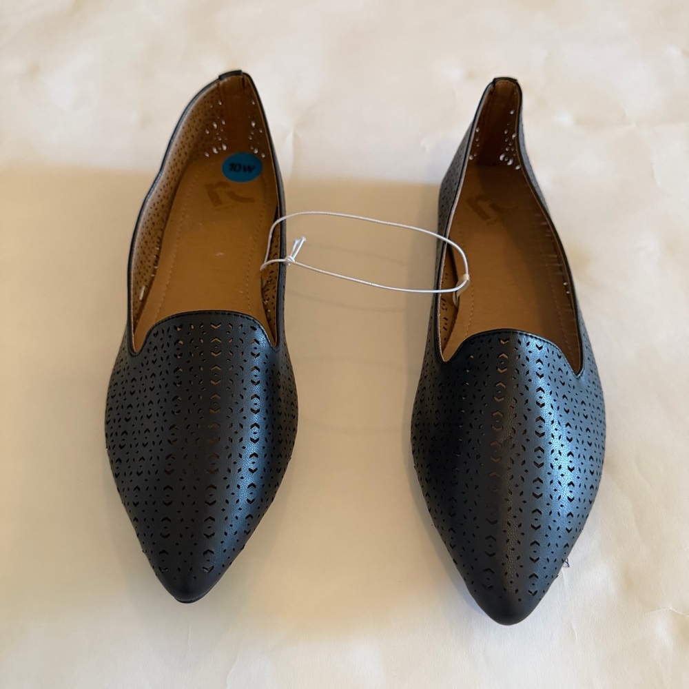 Report Stylish Black Perforated Flats